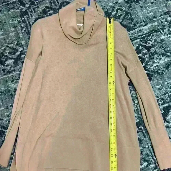 Loft sweater - Picture 3 of 3